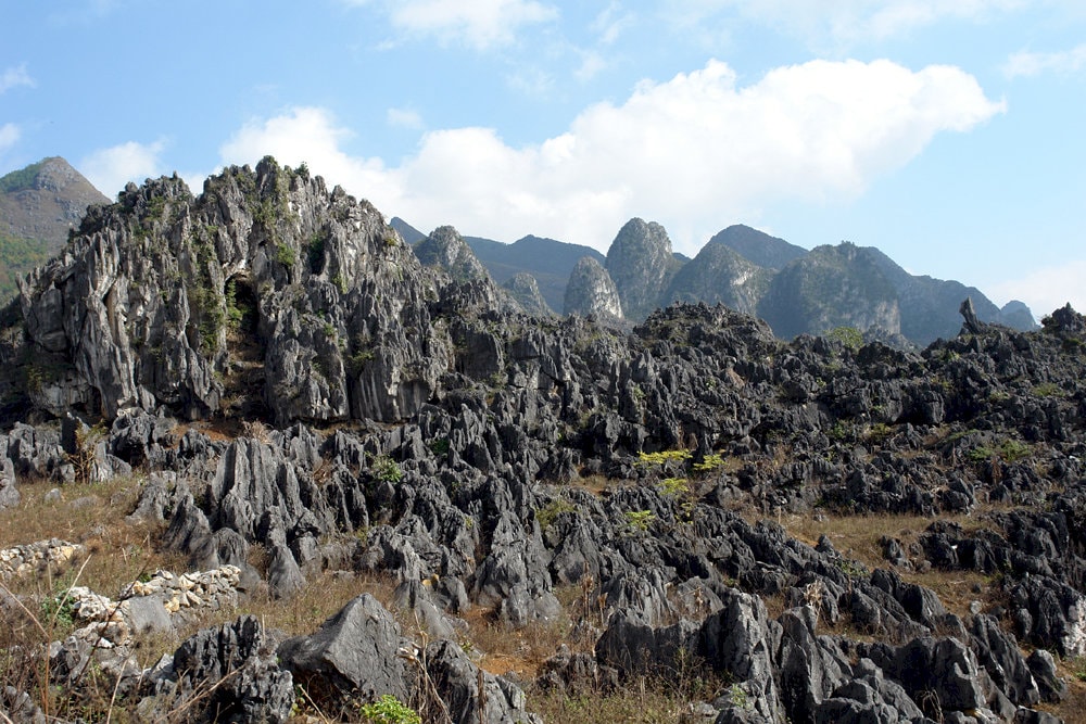 Many archaeological relics show that the Dong Van Karst Plateau Global Geopark has great potential for prehistoric and protohistoric cultural relics